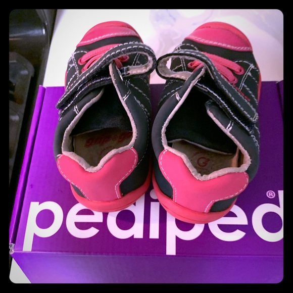 Pediped /"Jay/" Grip n Go toddler boy/'s shoe in navy Machine washable.